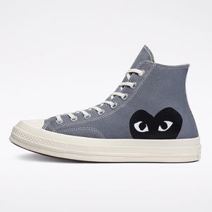 Size 8, never worn, got them for Christmas and they were half a size too big.